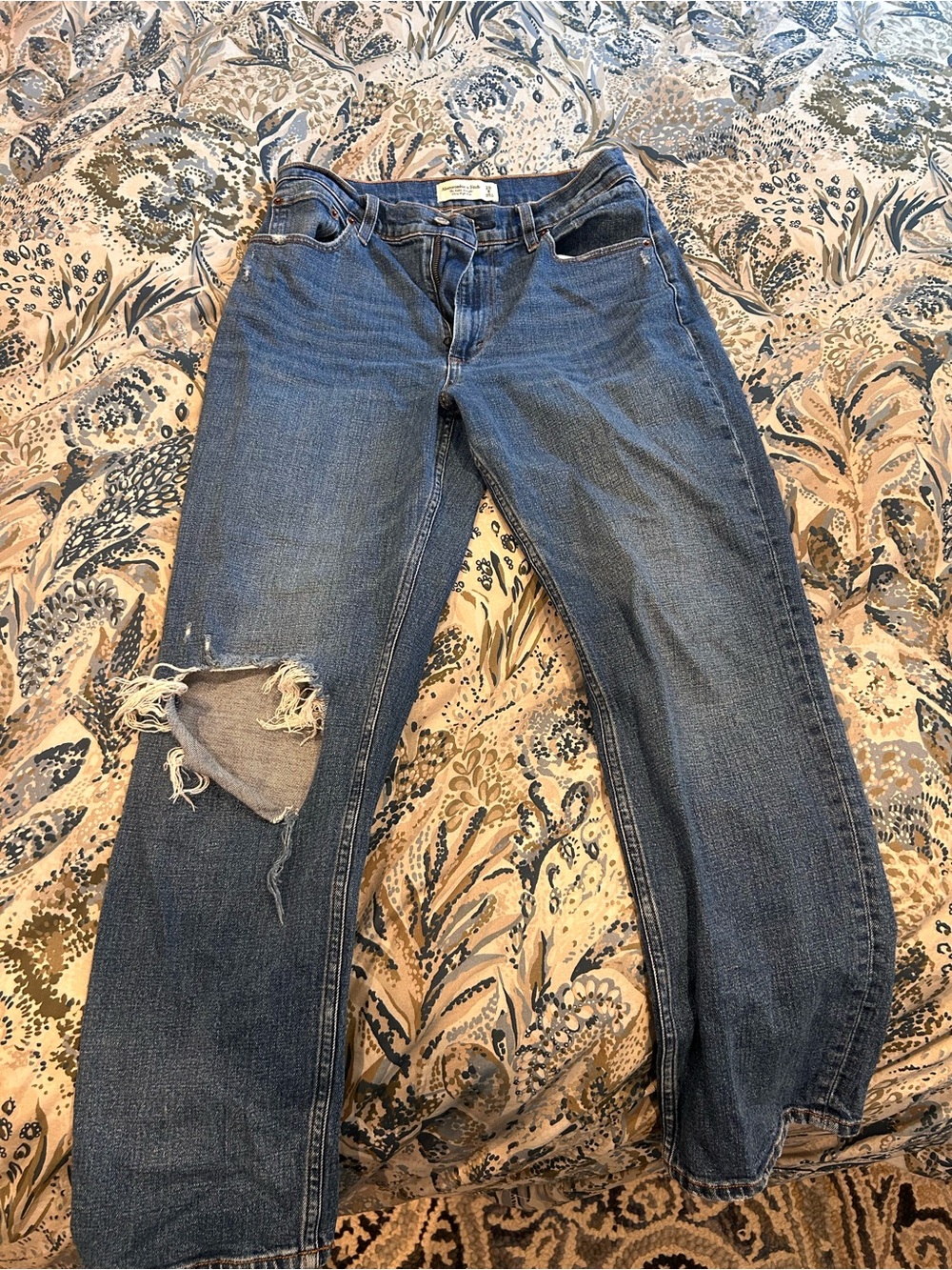 Abercrombie ankle straight ultra high rise distressed Women's Jeans